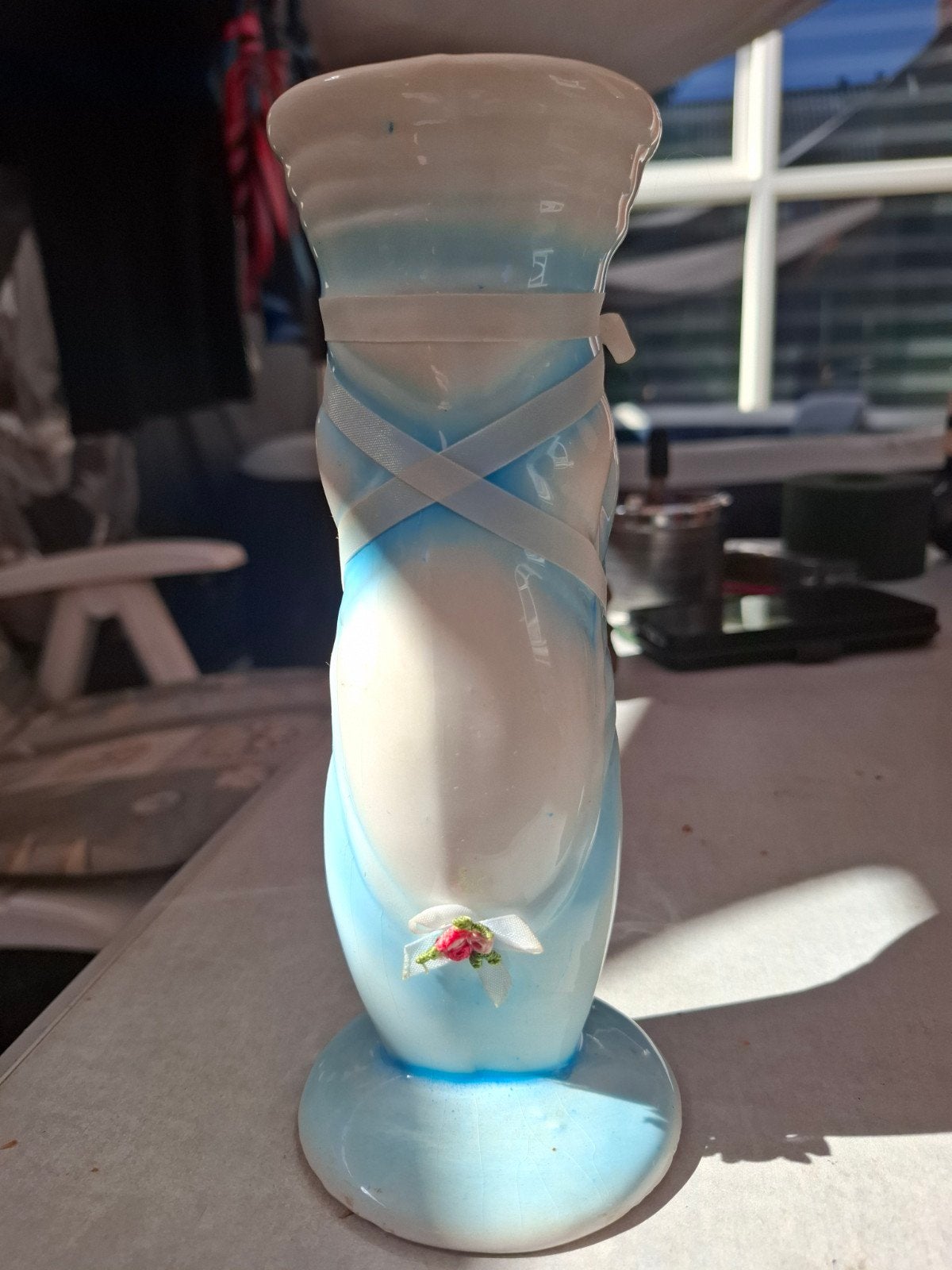 Vintage porseleinen vaas in de vorm van een balletschoen, Antiek en Kunst, Ophalen of Verzenden