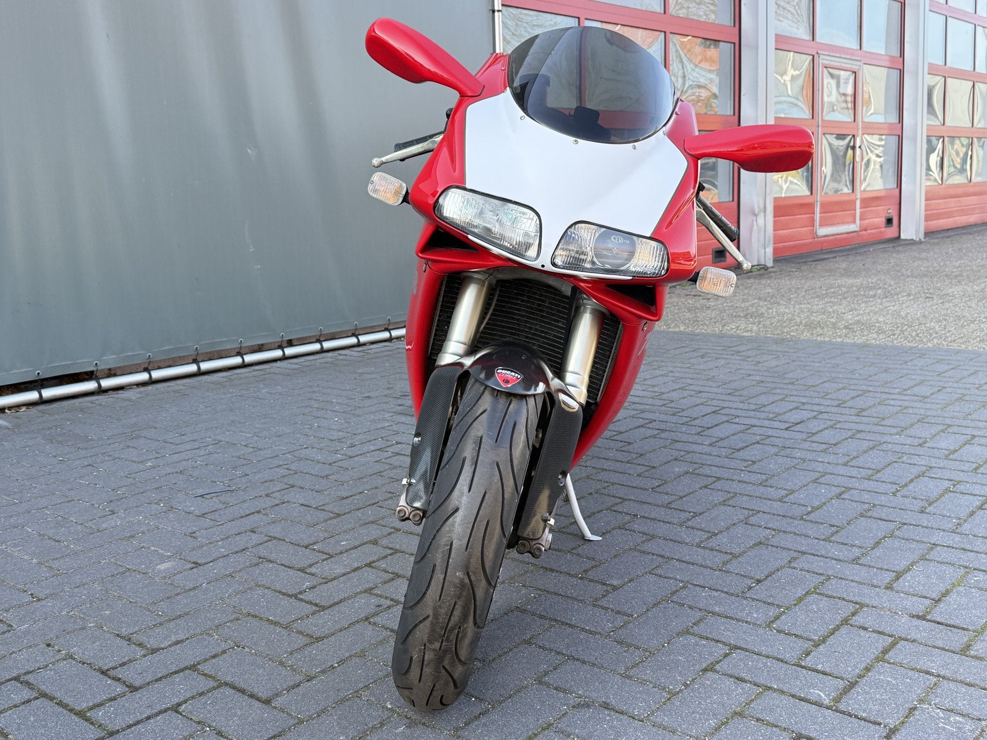 Ducati 748 S (R-BLOK) BWJ 2001 748R MOTORBLOK / ÖHLINS / CA, Meer dan 35 kW, Overig, 748 cc, Azieweg 17
9407TC  ASSEN, NL