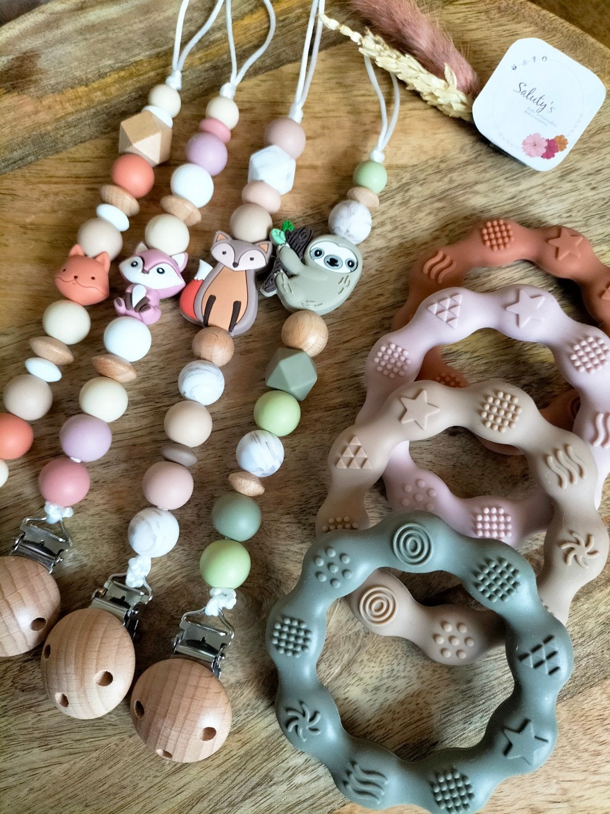 Nieuw • (kraam)Cadeausetje • Speenkoord & bijtring, Kraamcadeau, Verzenden, Nieuw, Saluty's kinder- en kraamcadeaus