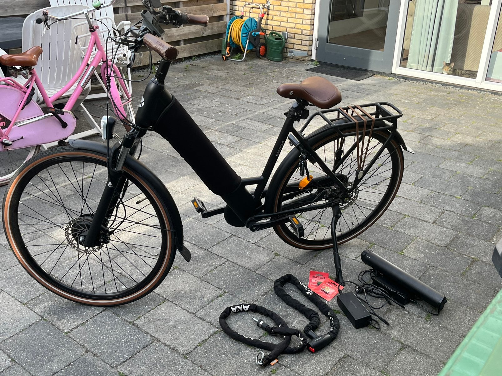 Dames E-bike - met 2 accu's aankoop papieren&Garantie, Fietsen en Brommers, Elektrische fietsen, Zo goed als nieuw, 51 tot 55 cm