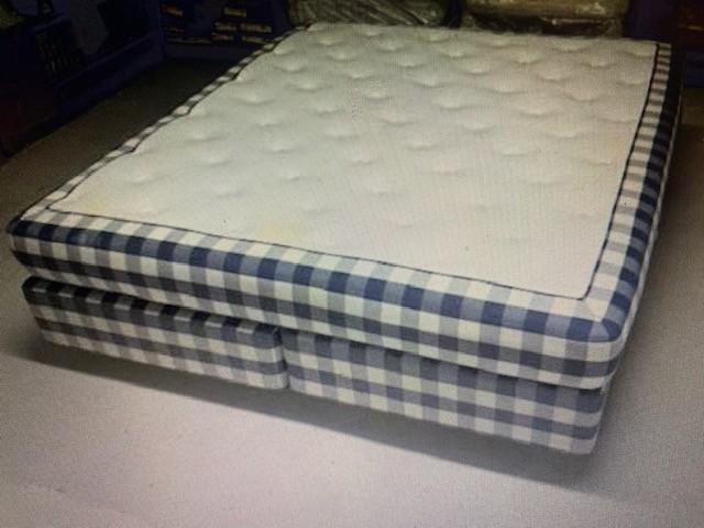 Wegens scheiding wordt ons heerlijke Hastens bed aangeboden., Ophalen, Blauw, 210 cm, Tweepersoons