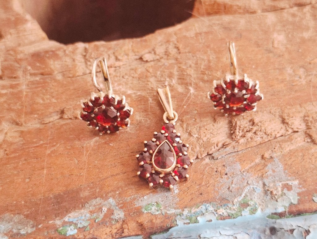 Vintage oorbellen en hanger Granaat, Sieraden, Tassen en Uiterlijk, Antieke sieraden, Verzenden, Zilver, Oorbellen, Met edelsteen