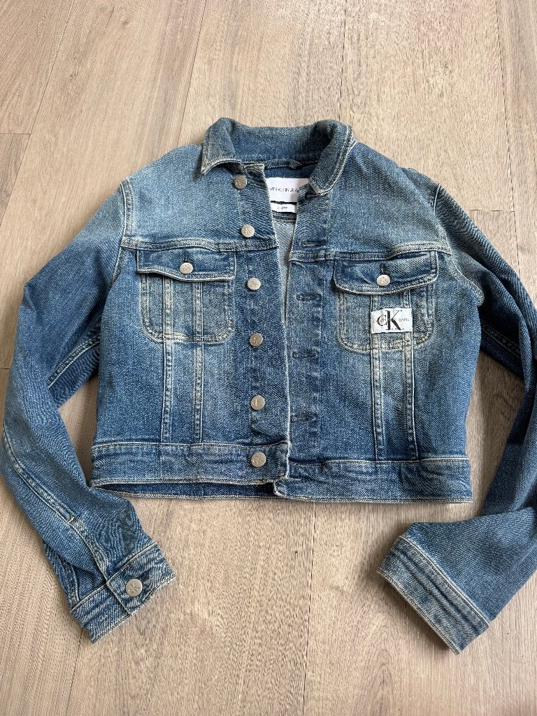 Calvin Klein cropped spijkerjas nieuwstaat maat XS DX, Kleding | Dames, Blauw, Ophalen of Verzenden, Zo goed als nieuw, Calvin Klein Jeans