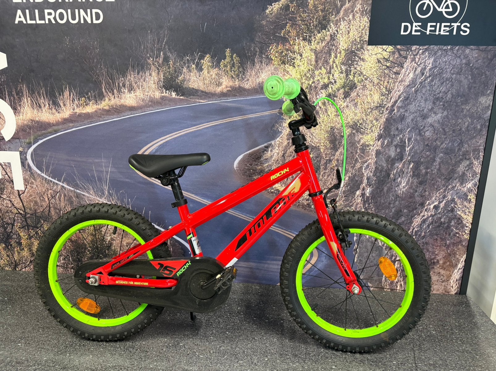 Volare Rocky 16 inch jongensfiets, Ophalen, Gebruikt, Terugtraprem, 16 tot 20 inch