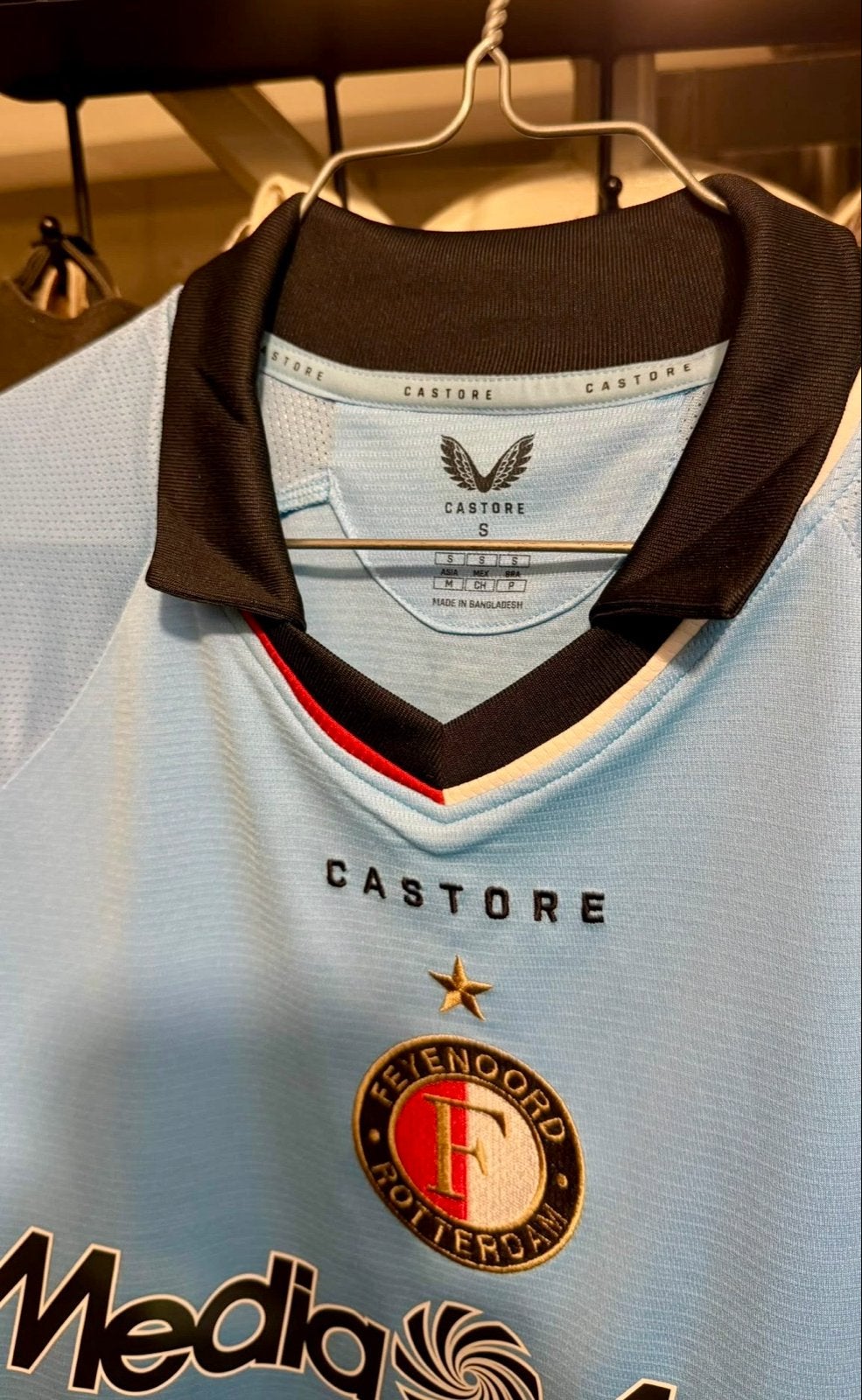 Feyenoord uitshirt 26/27 - maat S - Nieuw, lichte kraagvouw, Blauw, Nieuw, Ophalen of Verzenden, Voetbal