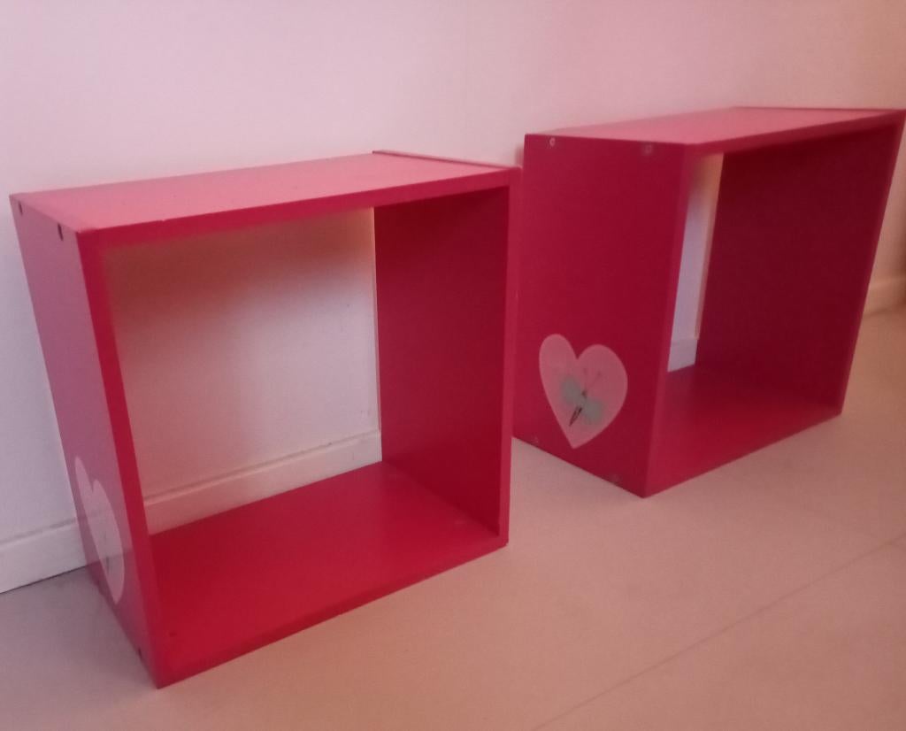 2 X LIEF WANDKAST KUBUS WANDREK CERISE ROZE, Ophalen, Gebruikt, Wanddecoratie