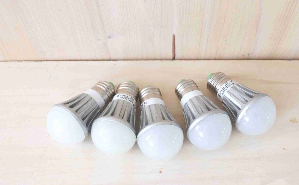 5x LED lamp E27 4W (40W) warm wit – weinig gebruikt, 30 tot 60 watt, Led-lamp, Zo goed als nieuw, E27 (groot)