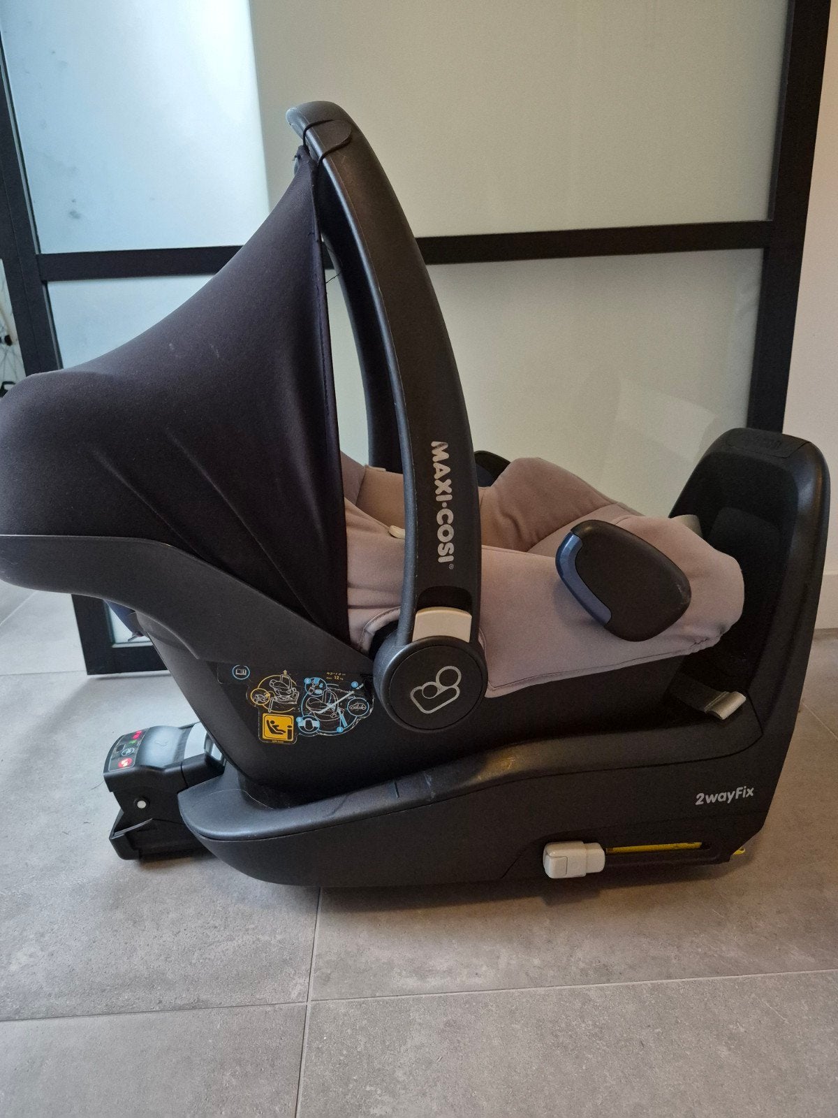 Maxi-Cosi 2wayFix platform met autostoel, Gebruikt, Isofix, 0 t/m 13 kg, Maxi-Cosi