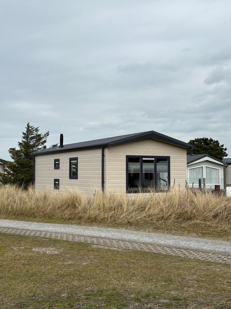 Luxe chalet te huur op Ameland | Strandcamping Duinoord Nes, Caravans en Kamperen, Verhuur