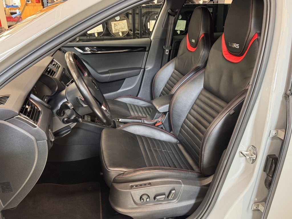 Skoda Octavia Combi 2.0TSI RS 326PK/Adap cruise/Stoelverw/El, Auto's, Gebruikt, 4 cilinders, 1984 cc, Leder