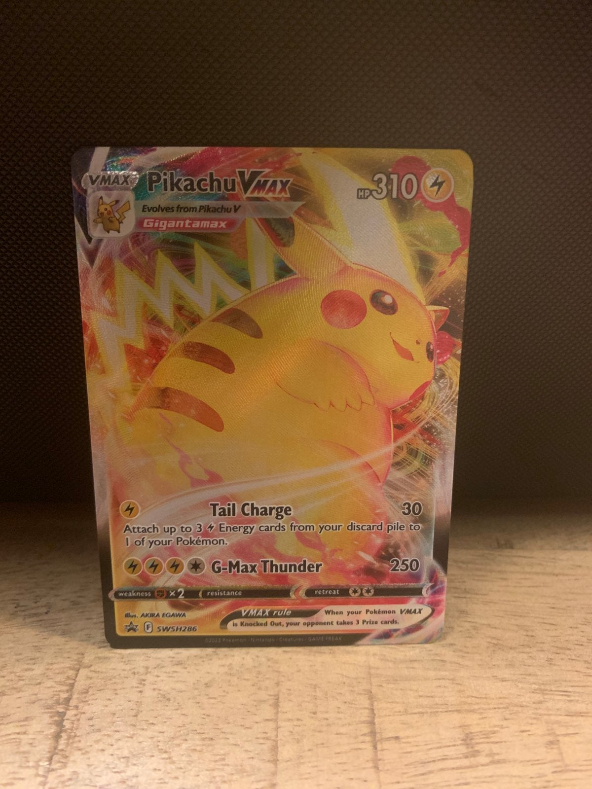 Pikachu vmax, Ophalen of Verzenden, Zo goed als nieuw