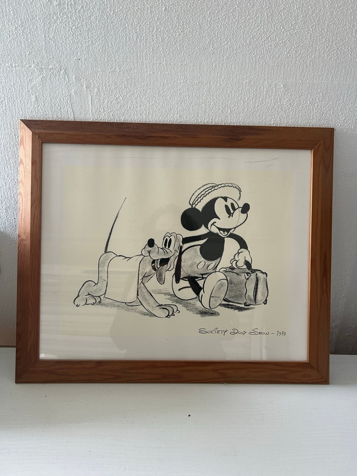 Twee grappige Mickey Mouse posters in houten lijst, Minder dan 50 cm, Gebruikt, Ophalen of Verzenden, Foto of Poster