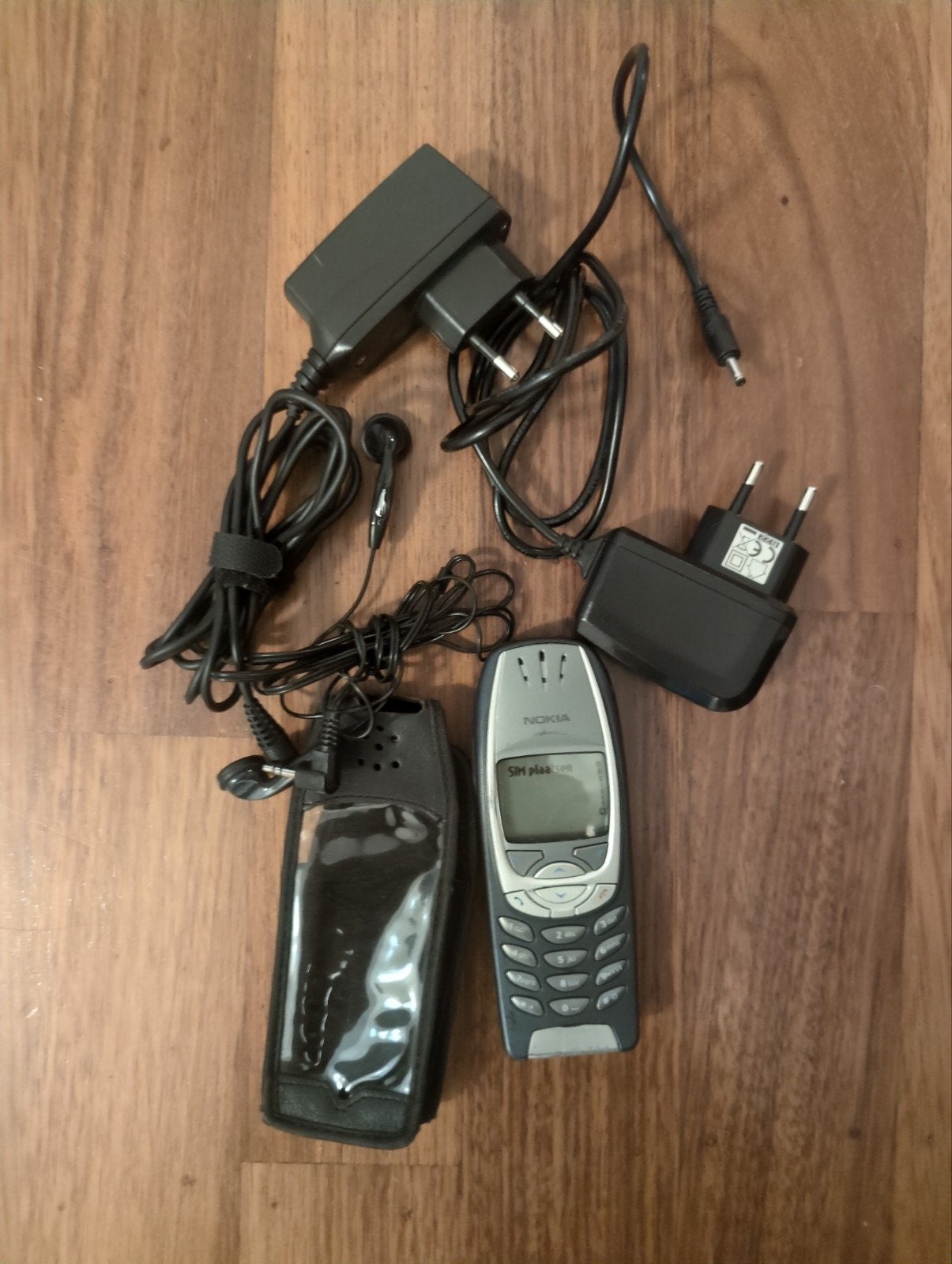 Nokia 6310 met accessoires: oortjes, laders, hoesje, Ophalen of Verzenden, Gebruikt, Overige typen, Nokia