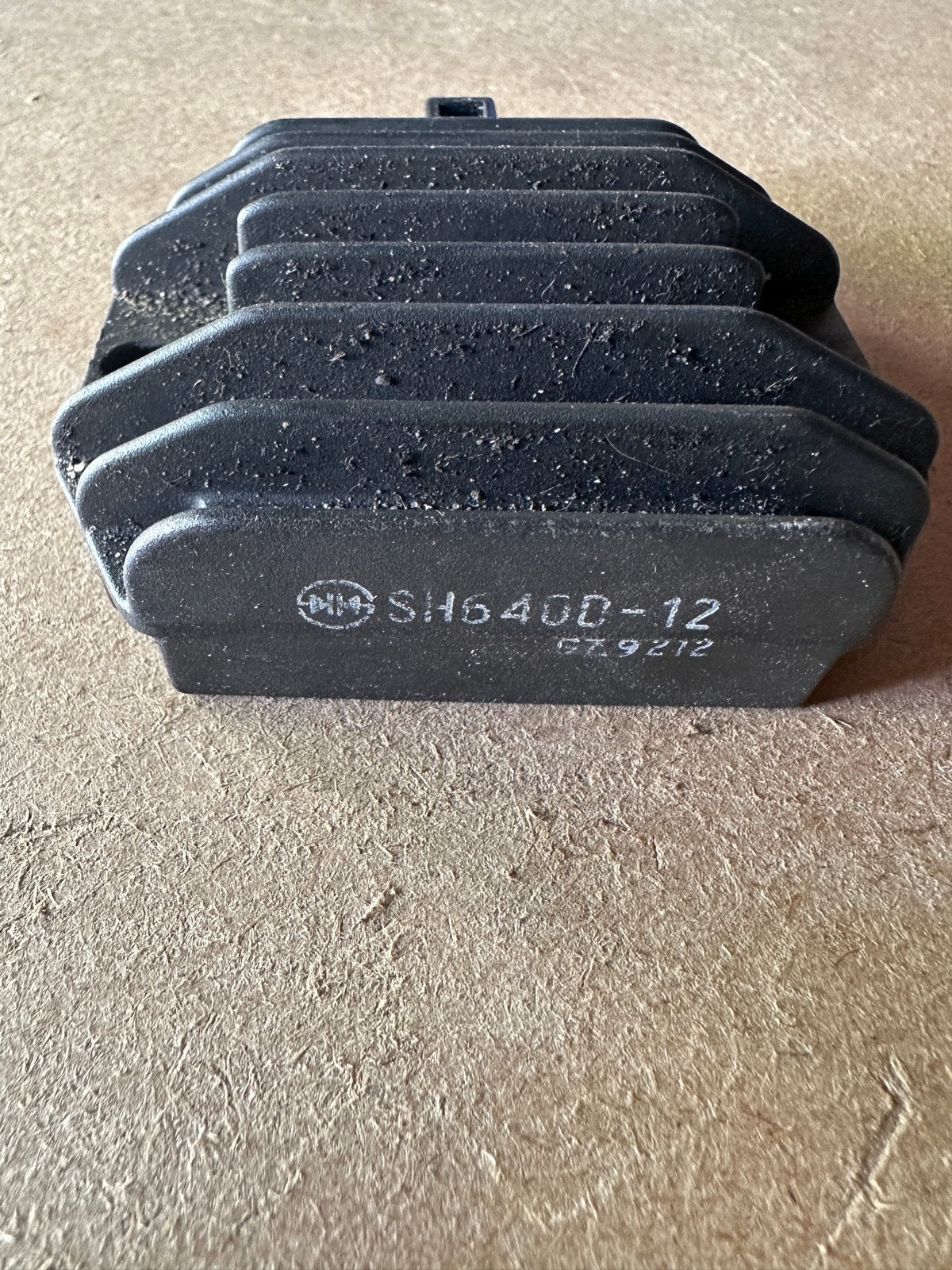Spanningsregelaar SH640D-12, Ophalen of Verzenden, Gebruikt