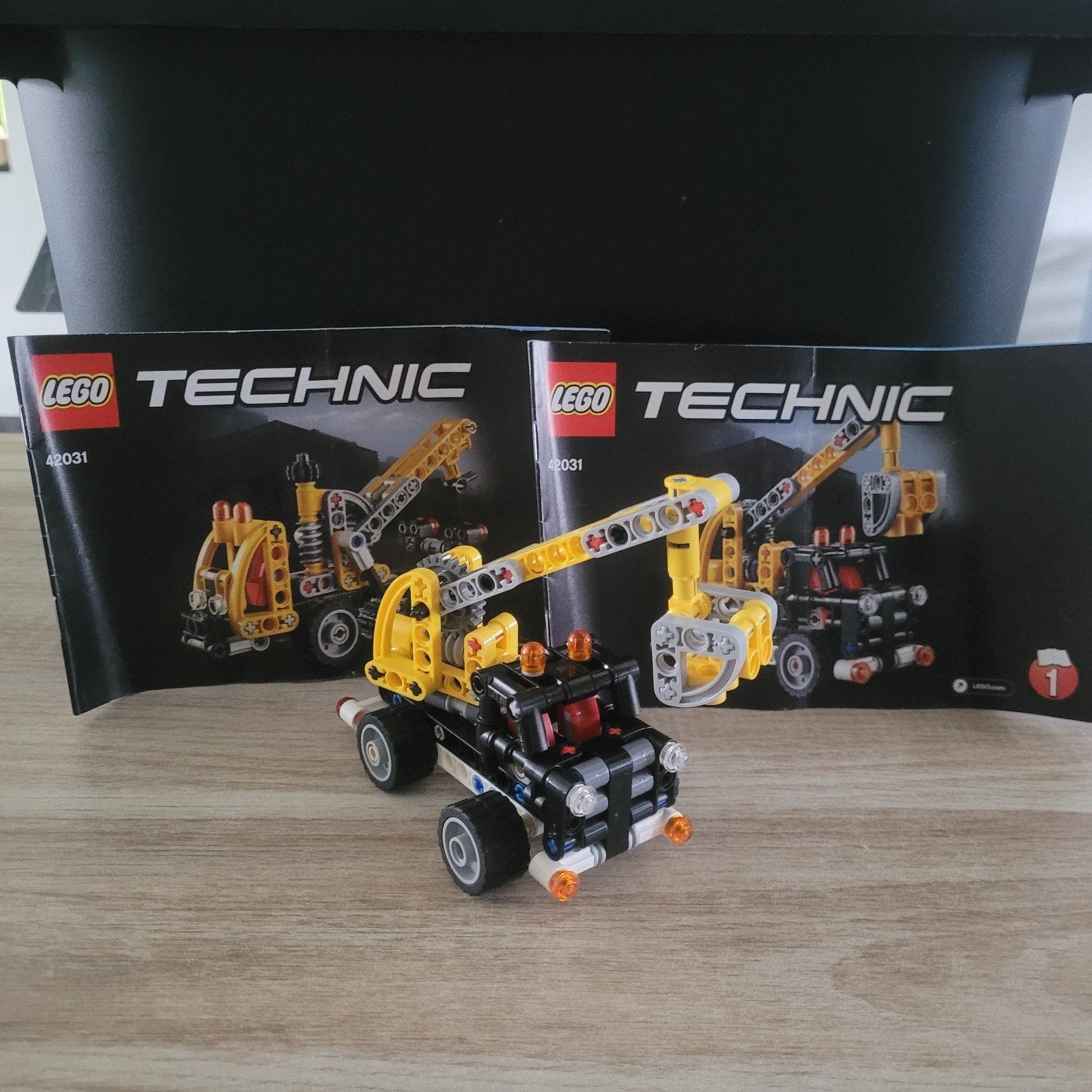 LEGO Technic 42031 Hoogwerker met instructieboekjes, Ophalen of Verzenden