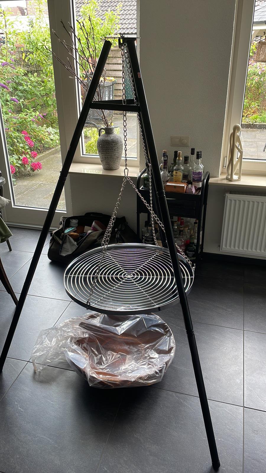 Driepoot barbecue met vuurschaal, Ophalen, Zo goed als nieuw