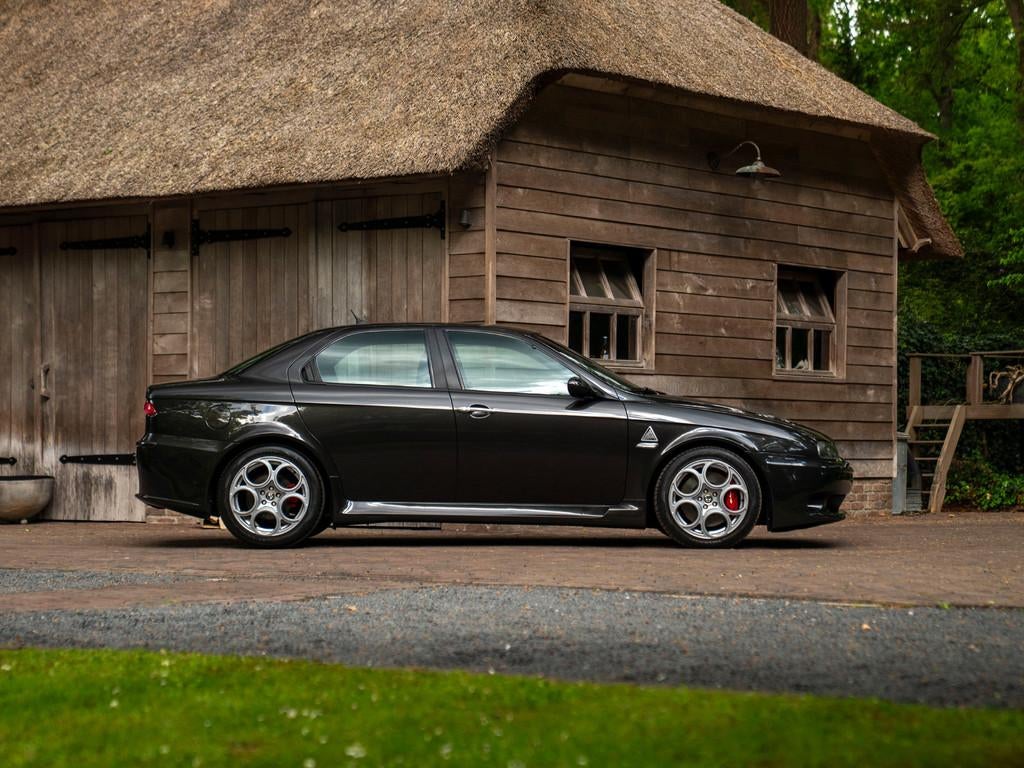 Alfa Romeo 156 3.2 V6 GTA | Origineel Nederlands (bj 2002), Auto's, Gebruikt, Zwart, 252 pk, Bedrijf