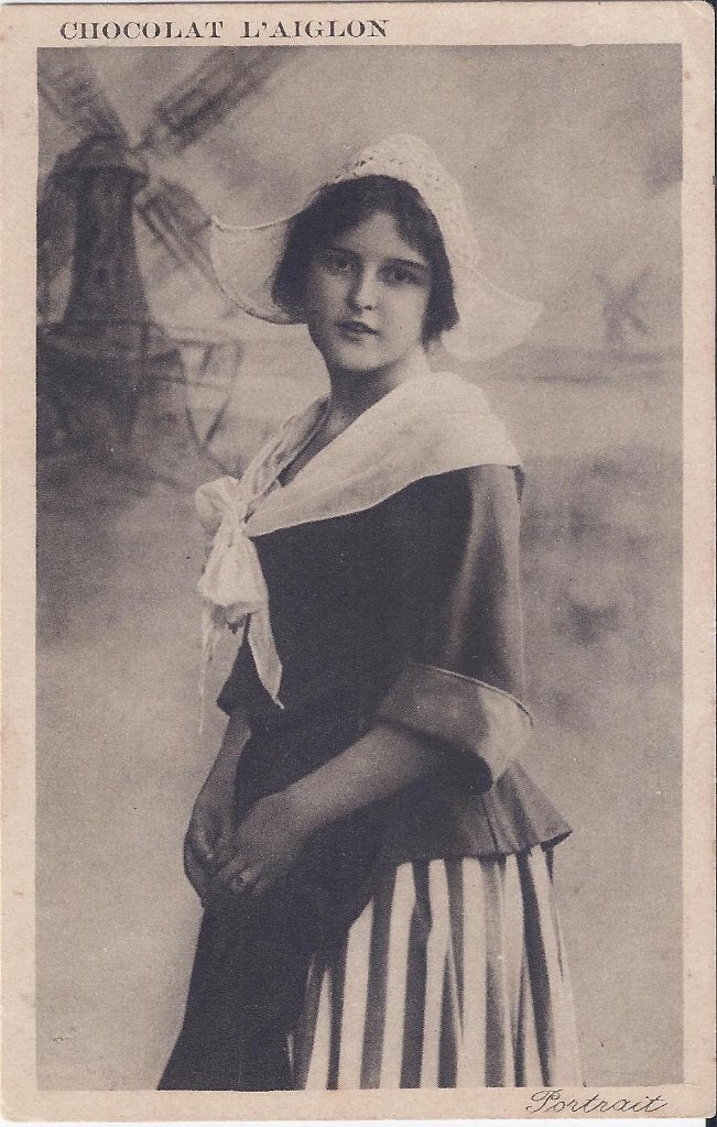 Meisjes portret Oude ongelopen ansichtkaart ( 858), Ophalen of Verzenden, 1920 tot 1940, Ongelopen
