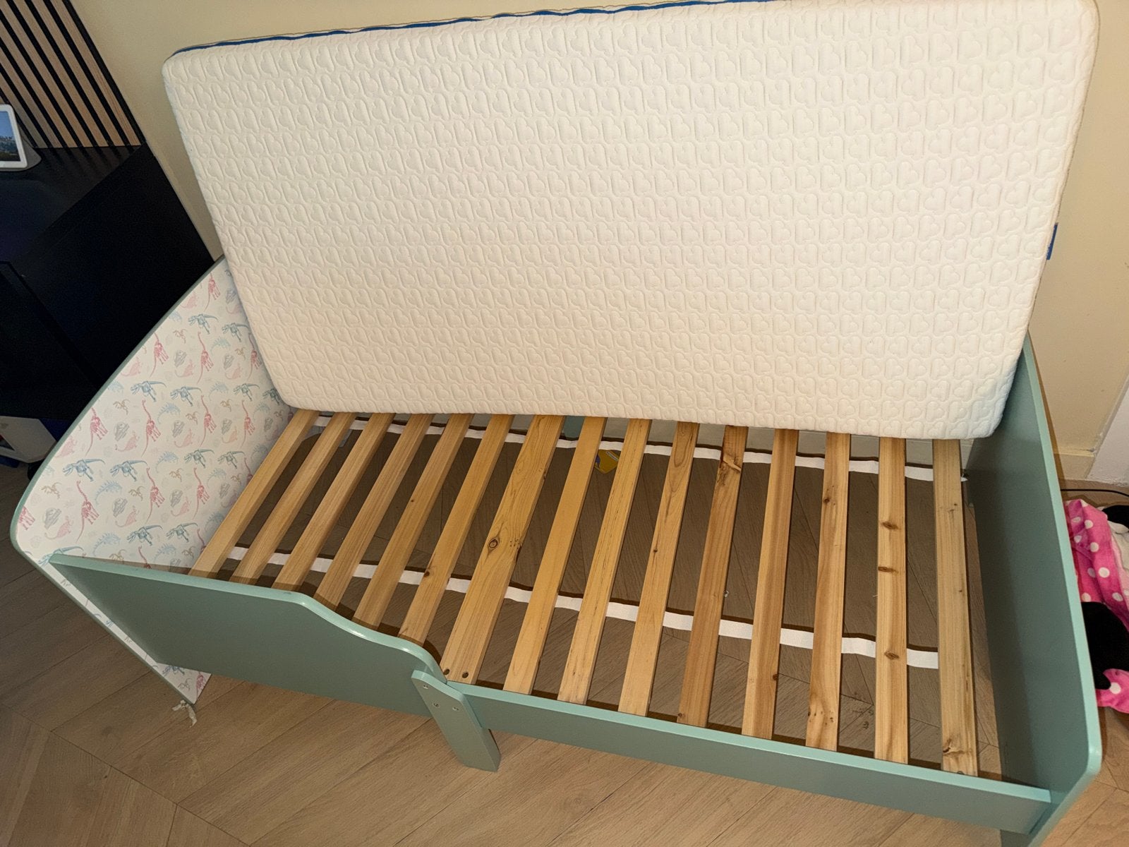 Peuterbed/kinderbed mintgroen met lattenbodem en matras, Ophalen, Gebruikt, 70 tot 85 cm, Lattenbodem