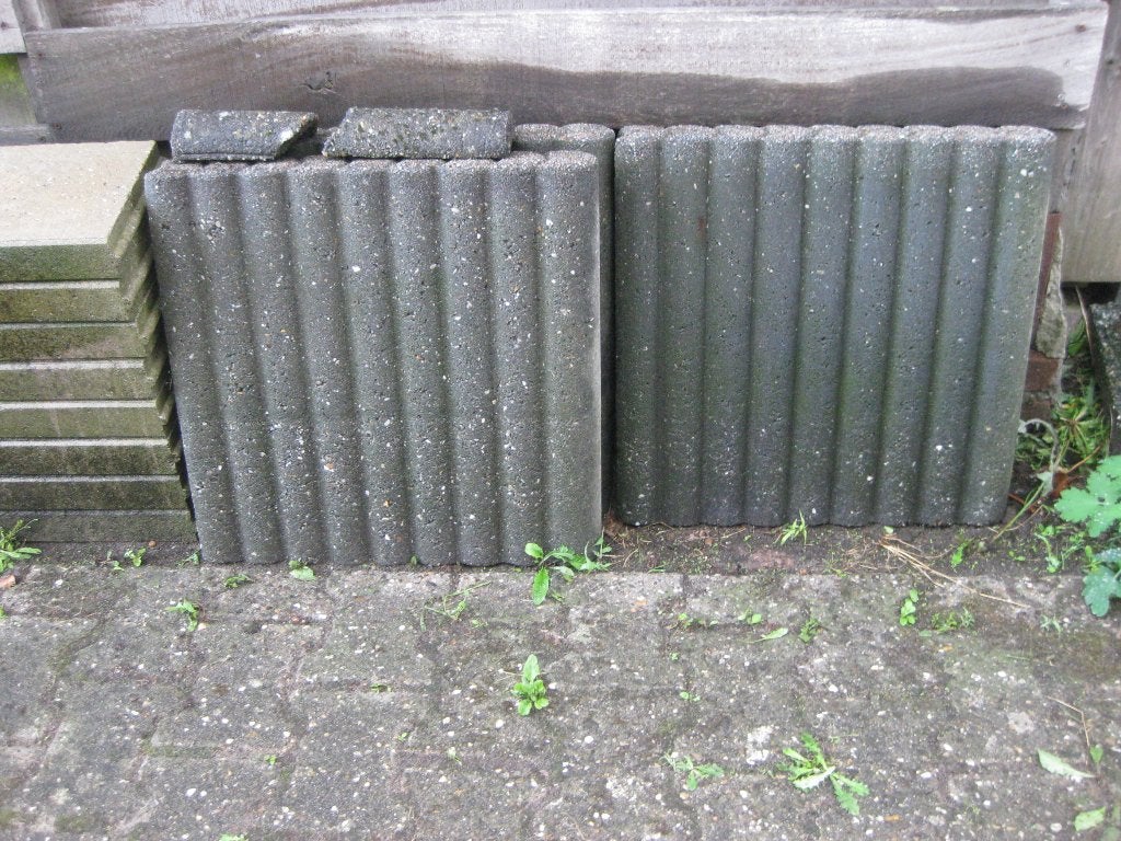 GRATIS    3 palissades., Tuin en Terras, Tegels en Klinkers, Ophalen, Gebruikt, Beton, Klinkers