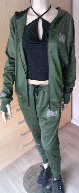 Phantom Athletics leger groene sport pak maat M, Maat 38/40 (M), Verzenden, Overige typen, Gedragen
