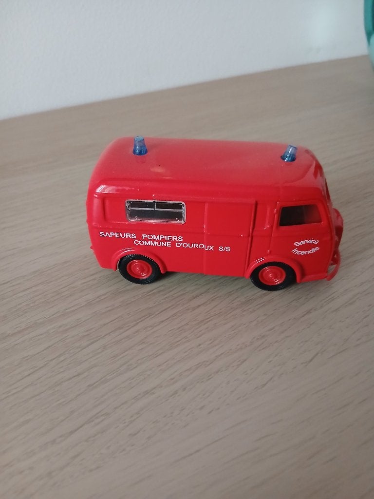Peugeot d4a brandweer solido, Hobby en Vrije tijd, Modelauto's | 1:43, Ophalen, Zo goed als nieuw, Auto, Solido
