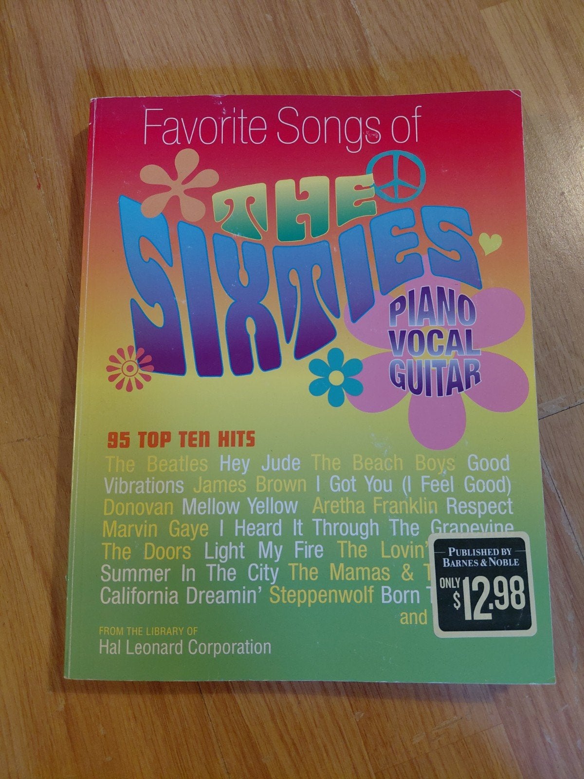 Sixties Songbook piano zang gitaar met overzichtelijke tabs, Ophalen of Verzenden, Artiest of Componist, Gitaar