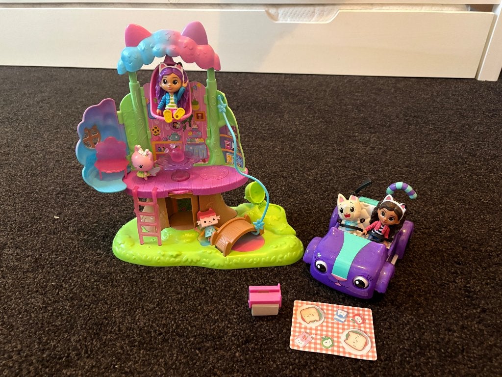 Gabby’s dollhouse boomset en auto, Ophalen, Zo goed als nieuw, Poppenhuis