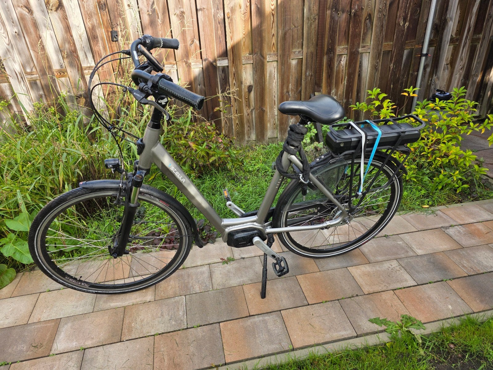 stella vienna elektrische fiets - Zeer nette staat, lage km-, Fietsen en Brommers, Ophalen, Zo goed als nieuw, 50 km per accu of meer