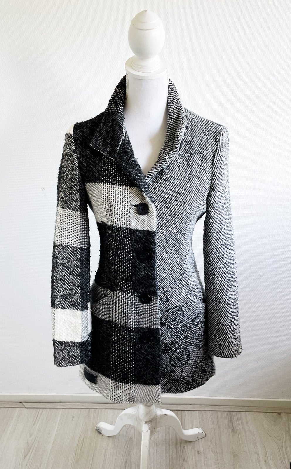Desigual winterjas met vlakken 36, Dpo@desigual.com, Meerkleurig, Ophalen of Verzenden, Paseo Mare Nostrum, nº 15, 08039, Barcelona
