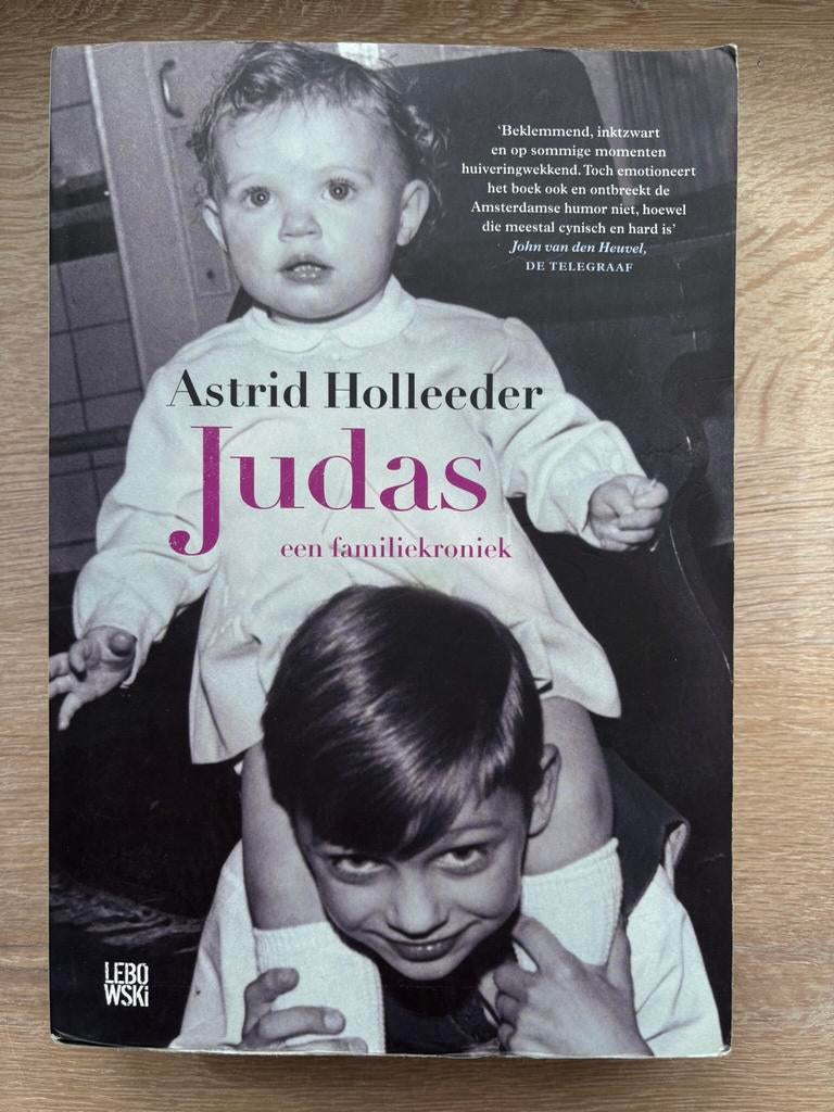 Astrid Holleeder - Judas, Ophalen of Verzenden, Zo goed als nieuw, Astrid Holleeder