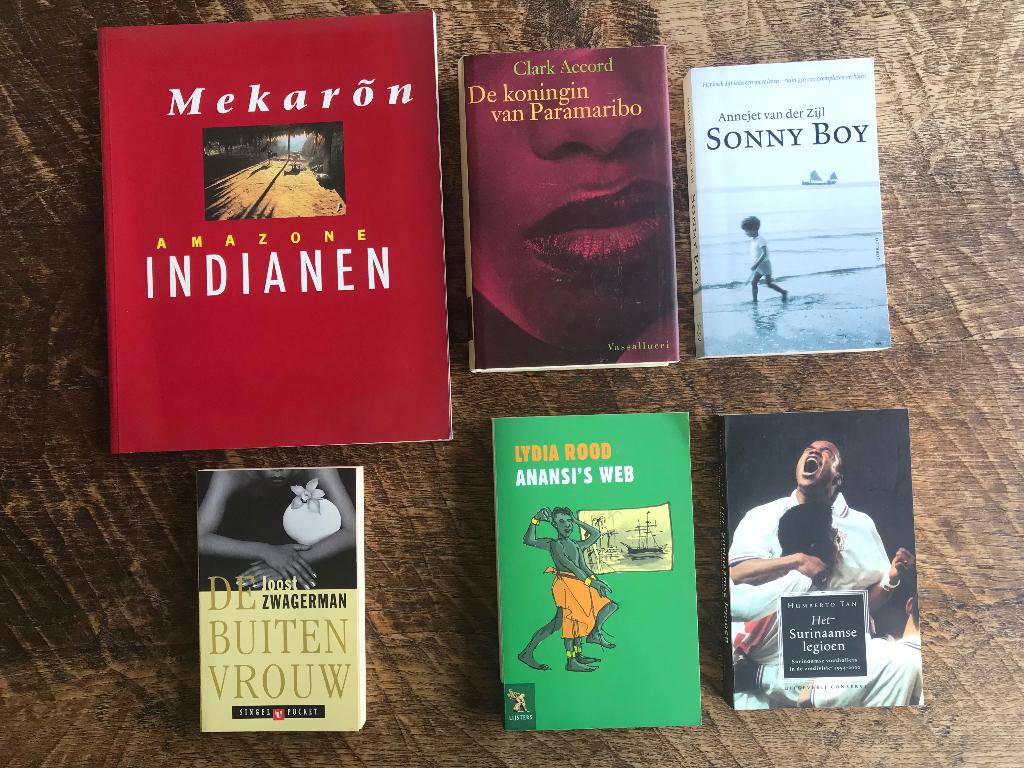 Surinaamse boeken 6X, Ophalen of Verzenden, Gelezen