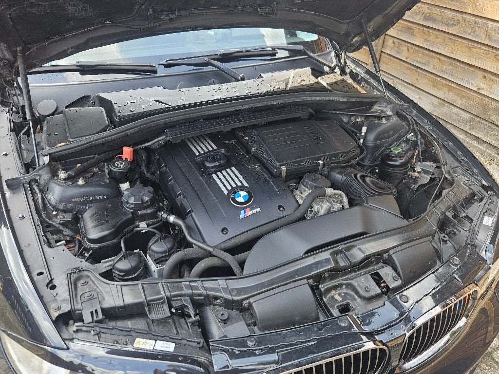🏁 BMW 1-SERIE 135i 🏁 Coupé |M-PAKKET|350 PK|AUT|NIEUWSTAAT, Auto's, Achterwielaandrijving, Zwart, Zwart, Particulier