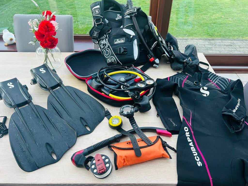Complete duikset in bijna nieuwstaat, Watersport en Boten, Ophalen of Verzenden, Zo goed als nieuw, Duikpak
