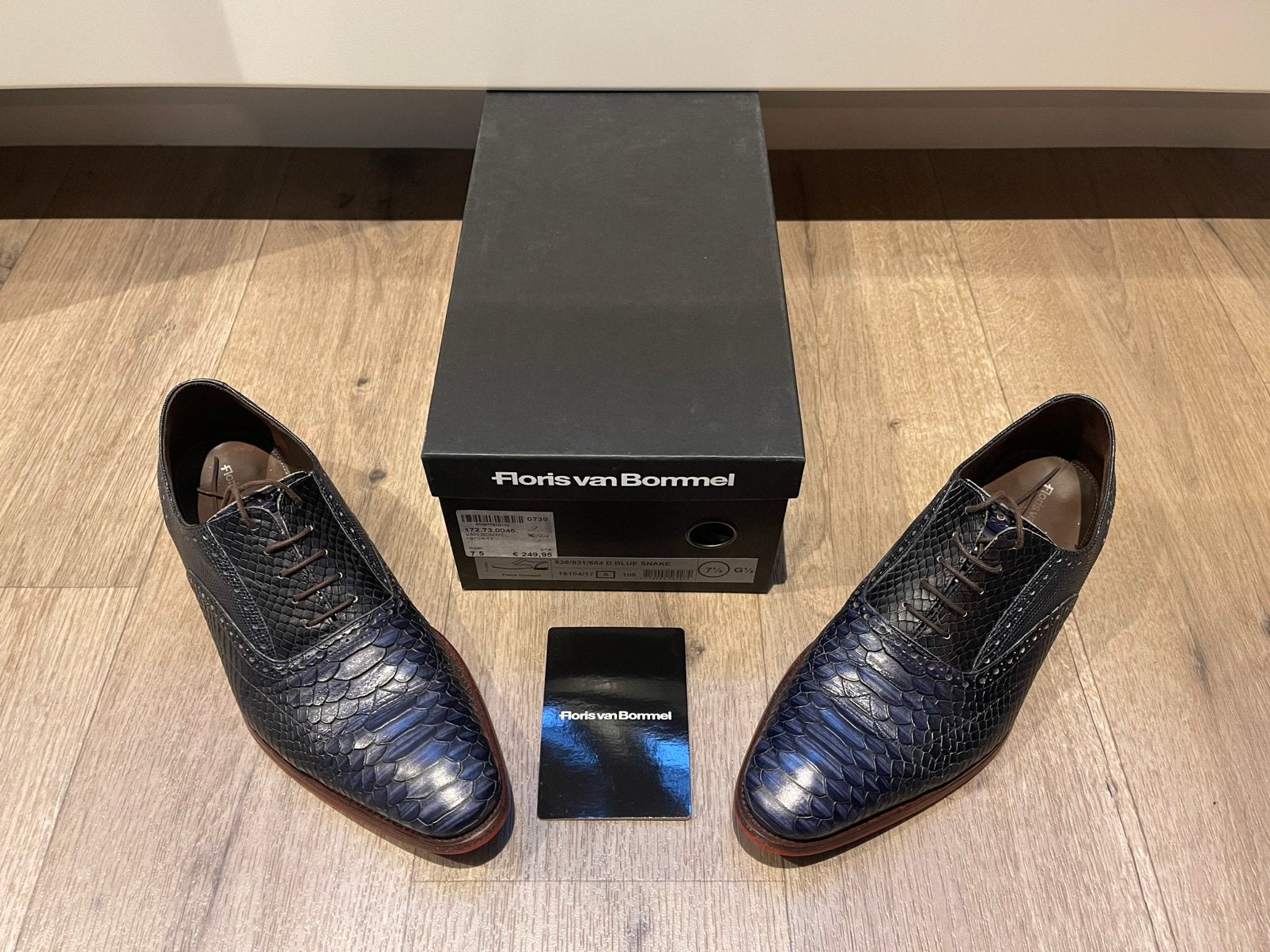 Floris van Bommel Blue Snake ZGAN! Maat 7,5 / 41+, Blauw, Ophalen of Verzenden, Zo goed als nieuw, Veterschoenen