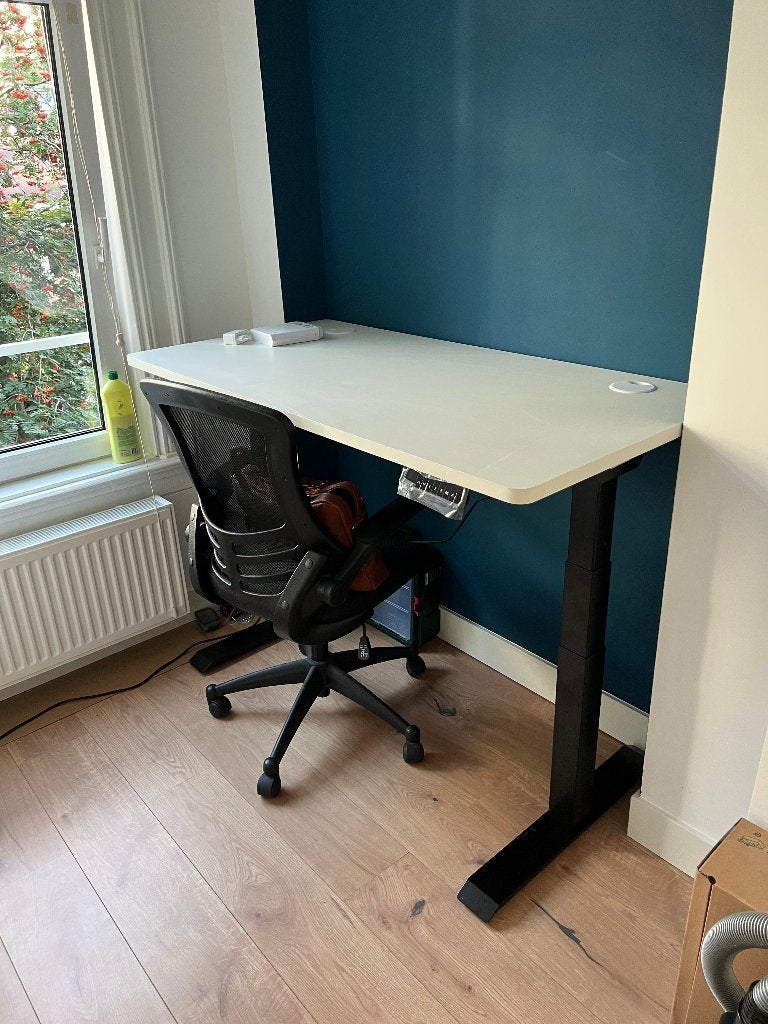 Electric Standing desk, Ophalen, Hout, Zo goed als nieuw, 70 cm