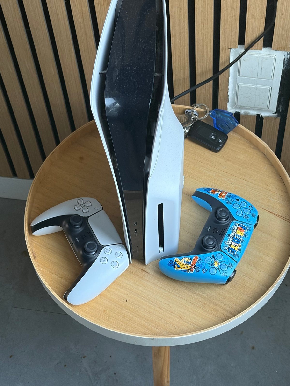 PlayStation 5 Disc Edition met 2 controllers, 2 spelers, Ophalen of Verzenden, Zo goed als nieuw, Eén computer