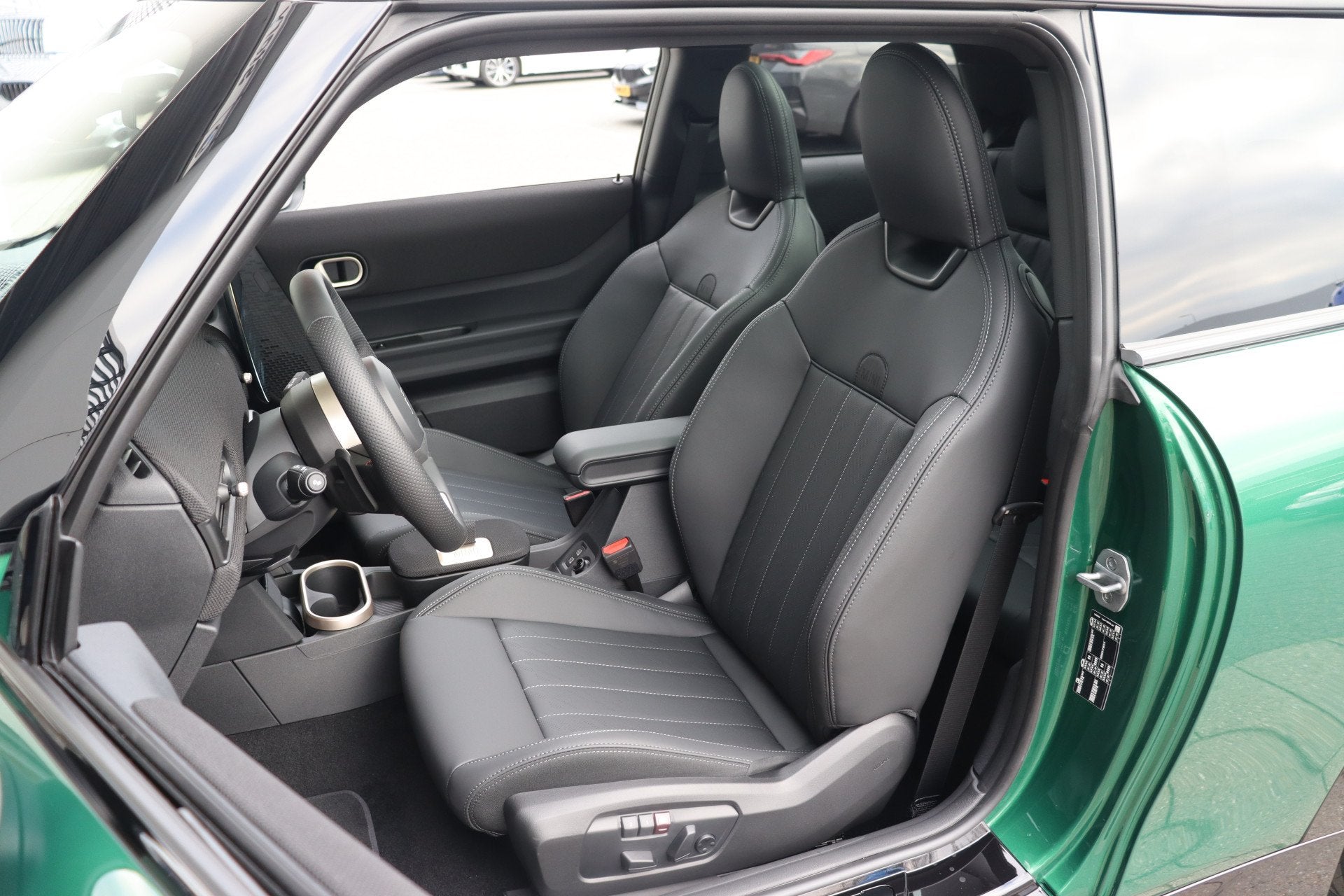 MINI Hatchback Cooper S Automaat / John Cooper Works / Pakke, Auto's, Gebruikt, 4 cilinders, Met garantie (alle), 4 stoelen