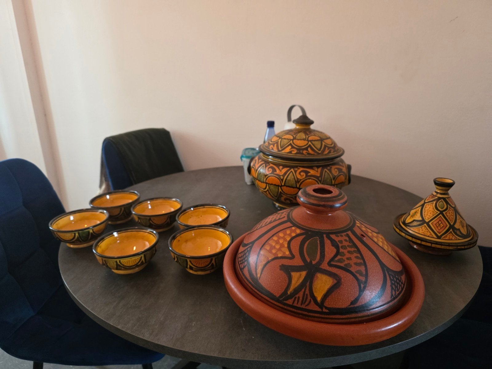 Marokkaans aardewerk servies - Tajines en kommen, Huis en Inrichting, Ophalen, Aziatisch, Overige merken, Zo goed als nieuw