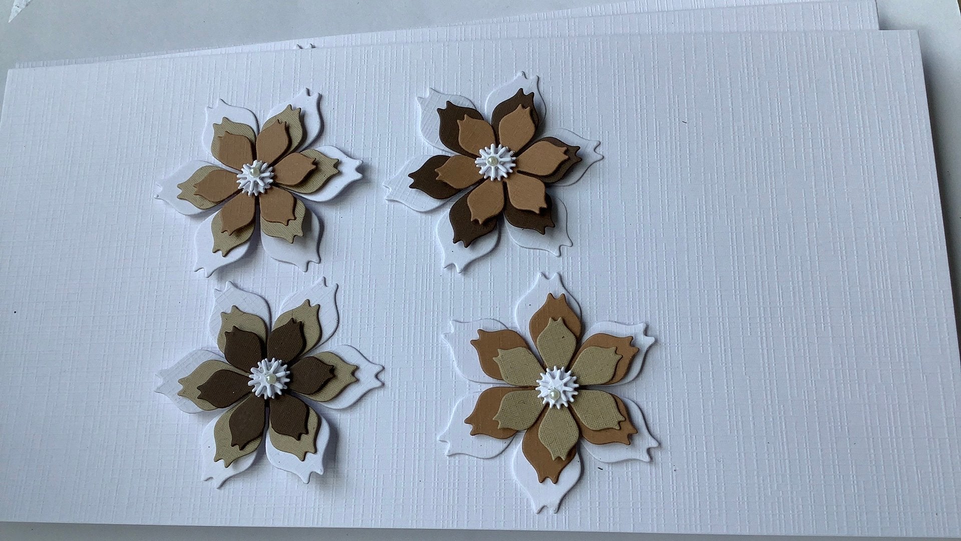 Stansjes bloemen zijn geplakt nr 562, Ophalen of Verzenden, Zo goed als nieuw, Overige thema's, Overige typen