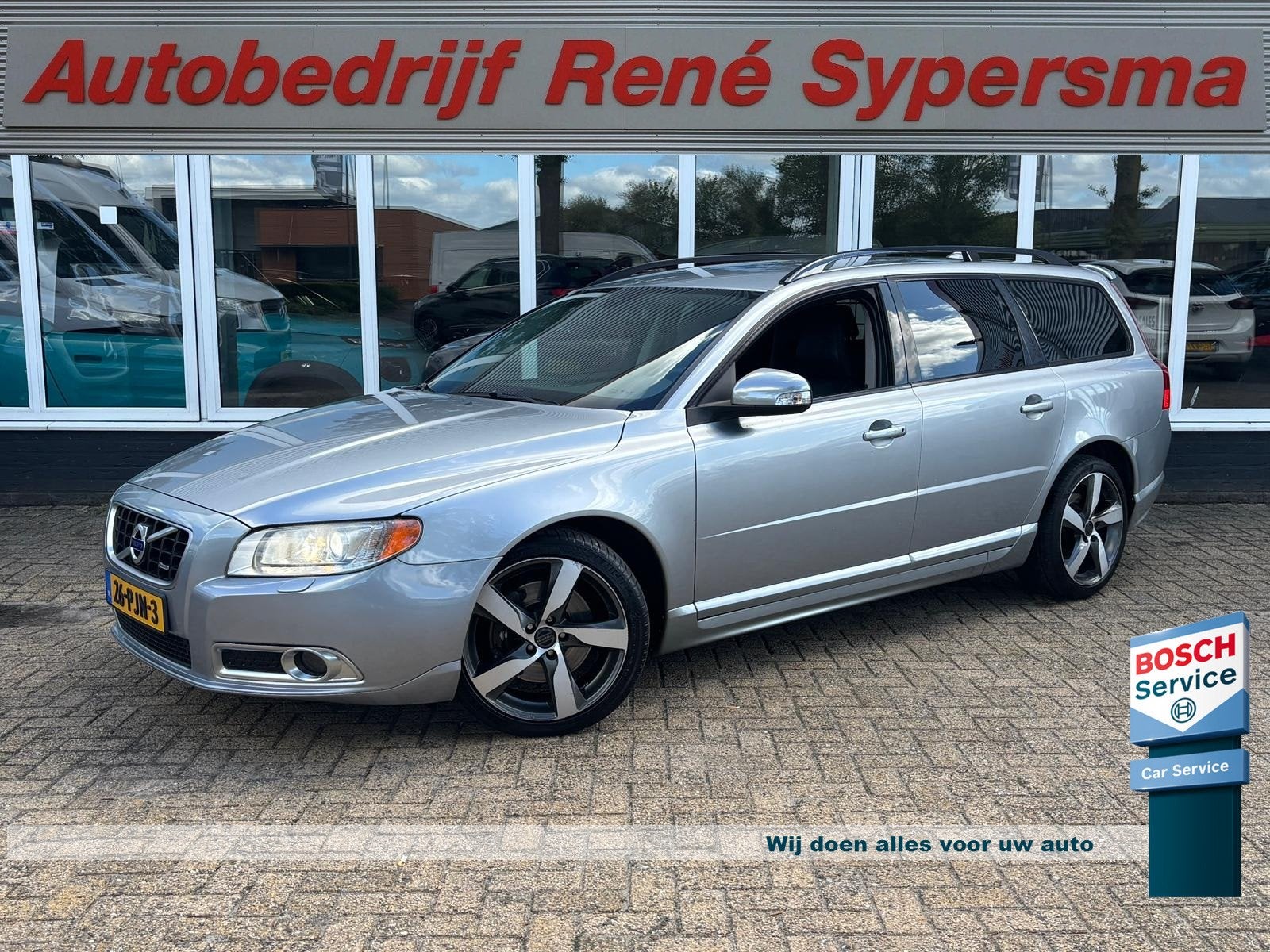 Volvo V70 2.0T R-Edition | Trekhaak | Bluetooth | Parkeersen, Auto's, Volvo, Euro 5, Zwart, 4 cilinders, 1561 kg