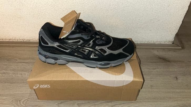 Asics zwart/grijs maat 43,5, Kleding | Heren, Verzenden, Nieuw, Sportschoenen, Zwart