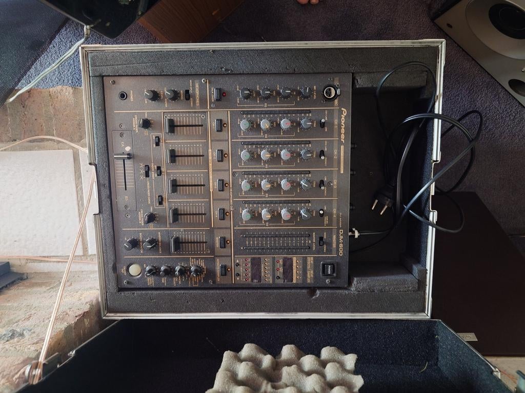 Pioneer DJM-600 DJ-mixer in flightcase, Ophalen of Verzenden