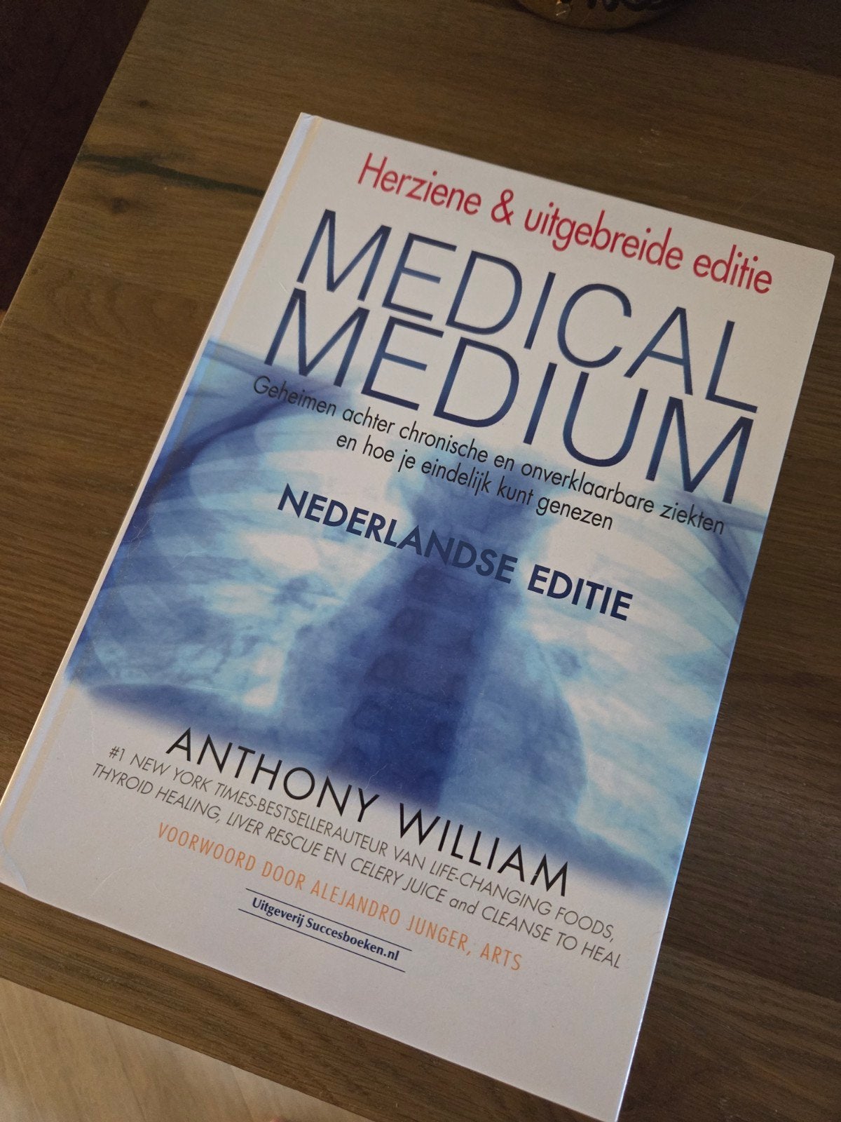 Medical Medium - Herzien & Uitgebreide Editie, Boeken, Ophalen of Verzenden, Zo goed als nieuw, Gezondheid en Conditie, Anthony William
