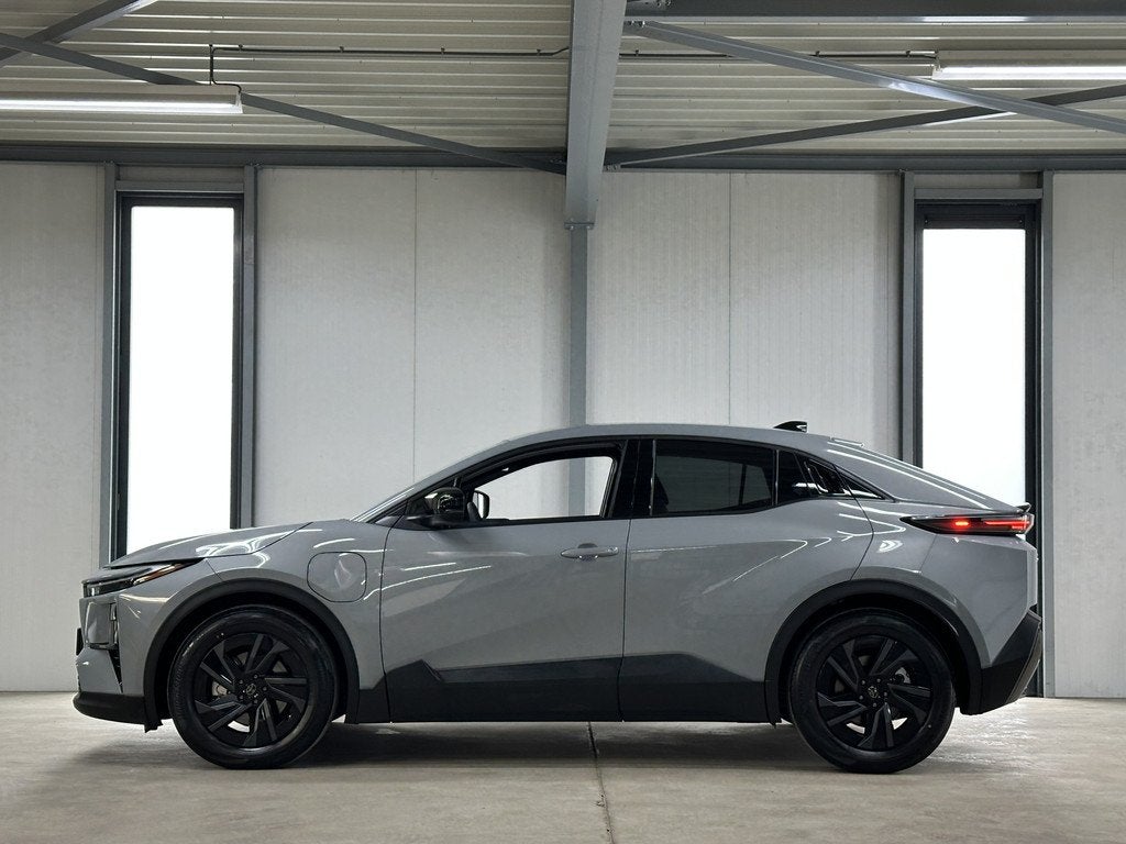 Toyota C-HR+ First Edition 77 kWh | Navi | Acc | Camera | el, Auto's, Toyota, 12 maanden, Stof, Gebruikt, SUV of Terreinwagen