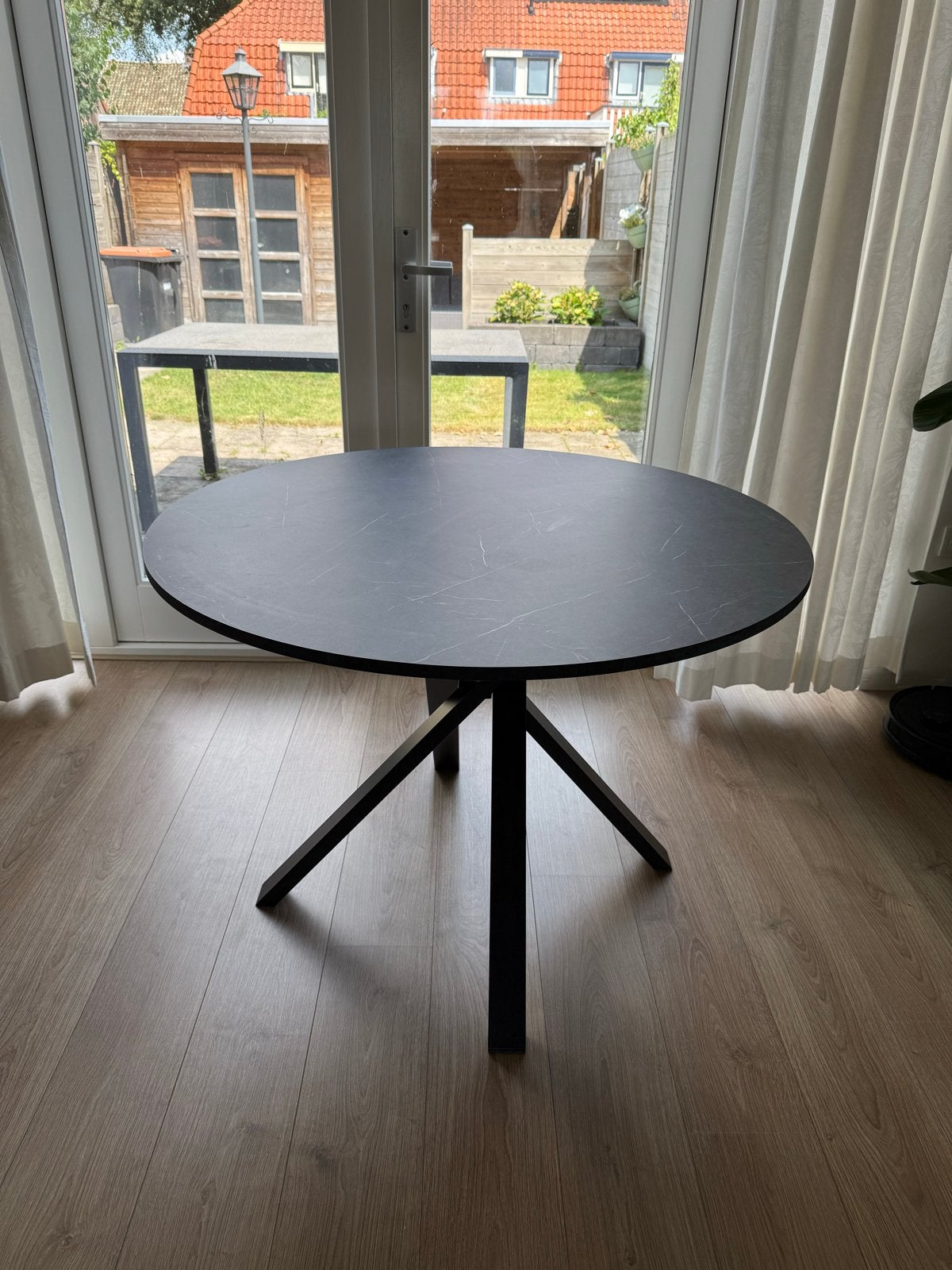 Ronde ikea eettafel met marmerlook blad [Mariedamm], Huis en Inrichting, Tafels | Eettafels, Ophalen, Rond, Zo goed als nieuw