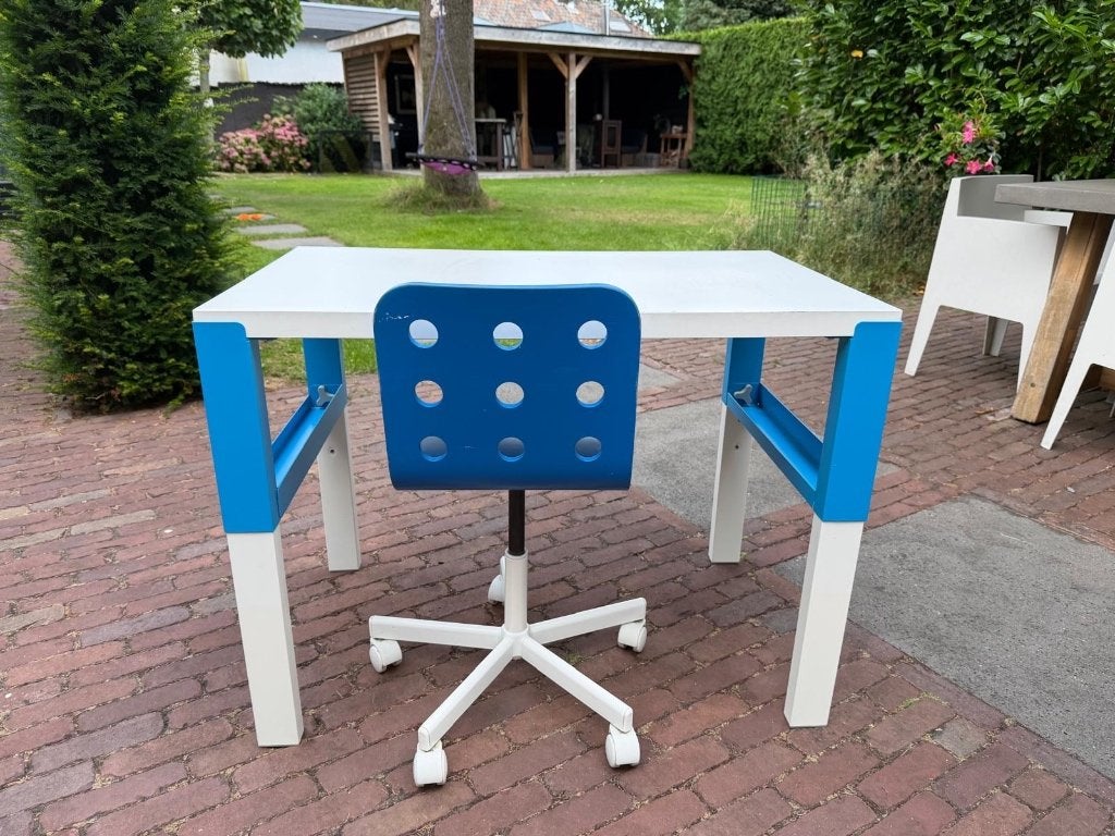 Gratis ophalen: voor kinderkamer, Ophalen, Zo goed als nieuw, Tafel(s)