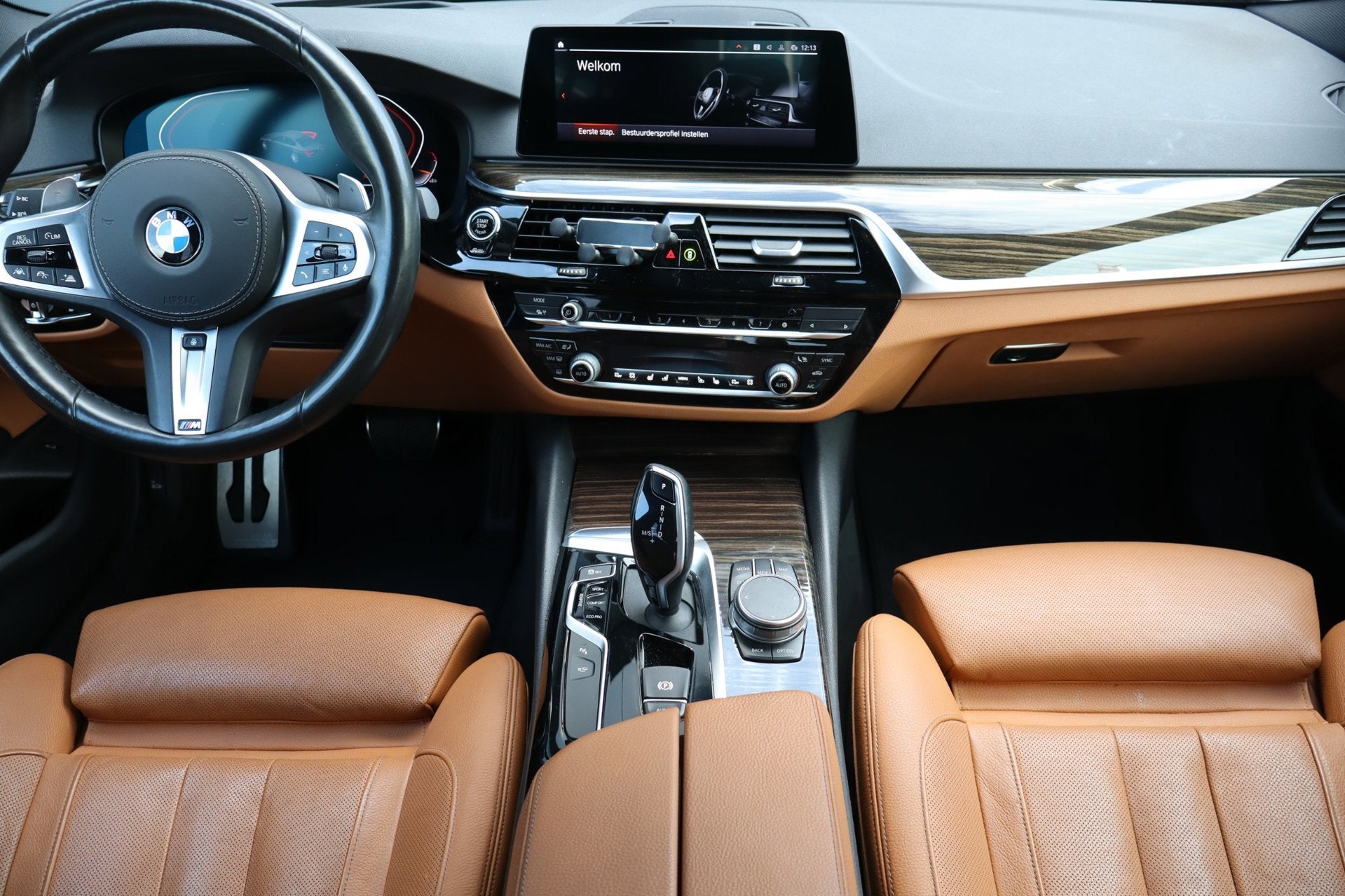BMW 5-serie 540i High Executive- M pakket, Auto's, Dealer onderhouden, Gebruikt, Euro 6, 2000 kg