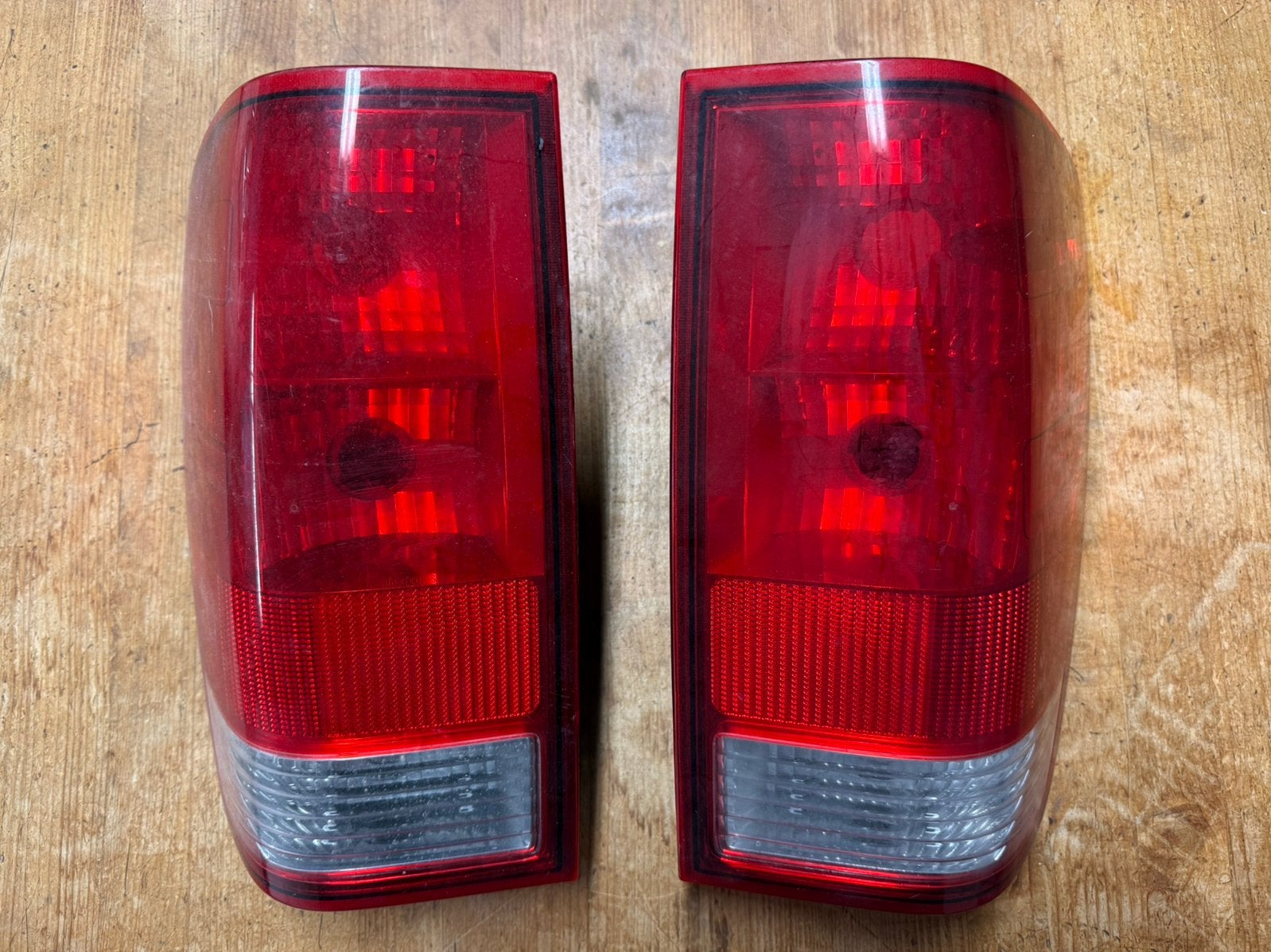 Nissan Titan achterlichten 2004 t/m 2015, Ophalen of Verzenden, Gebruikt, Nissan