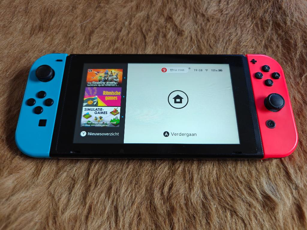 nitendo switch 1 + spellen en andere acessories, Spelcomputers en Games, Spelcomputers | Nintendo Switch, Ophalen, Met 2 controllers